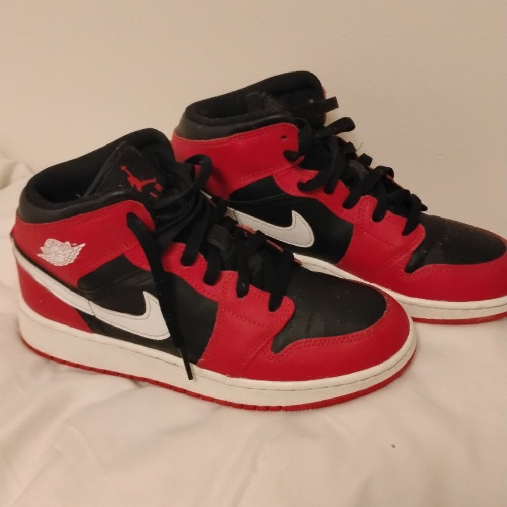 Nile Air Jordan size 5y
